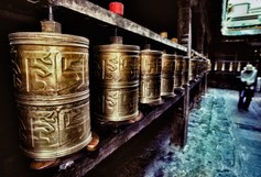t_001252-lhasa--interno-del-monastero-jokhang.jpg